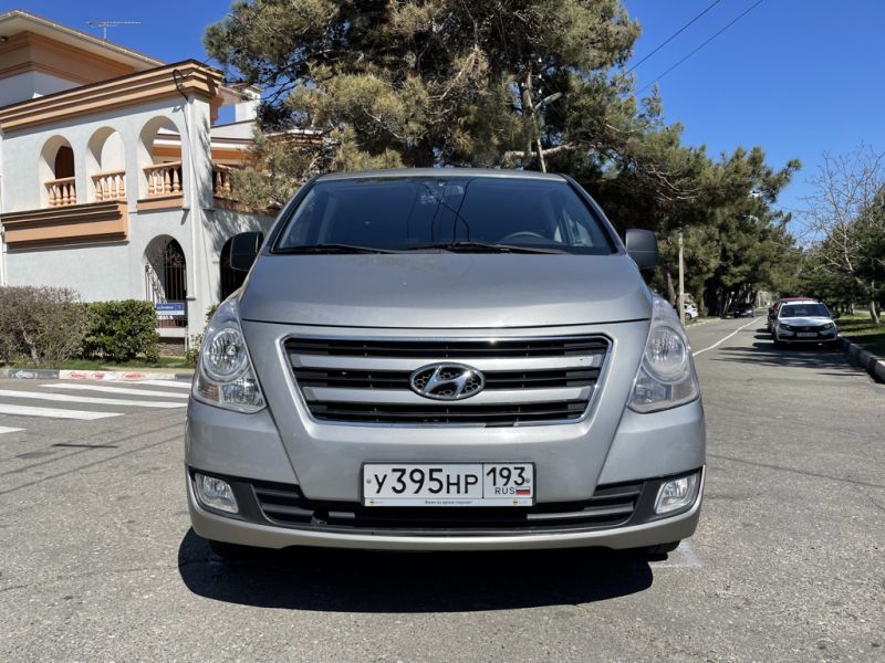 Hyundai H-1