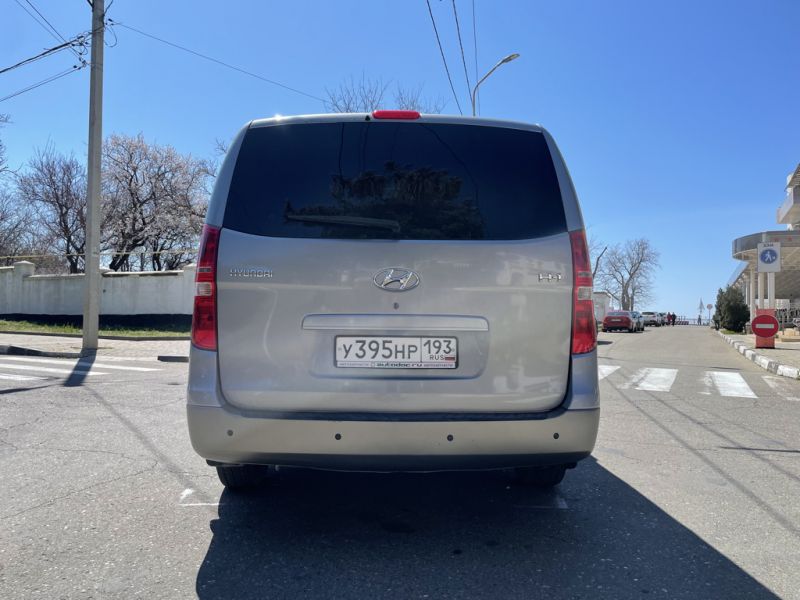 Hyundai H-1